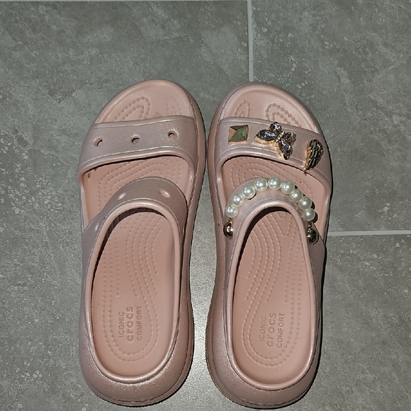 CROCS Pink Sandals with Perforations and Wide Strap - Picture 1 of 3